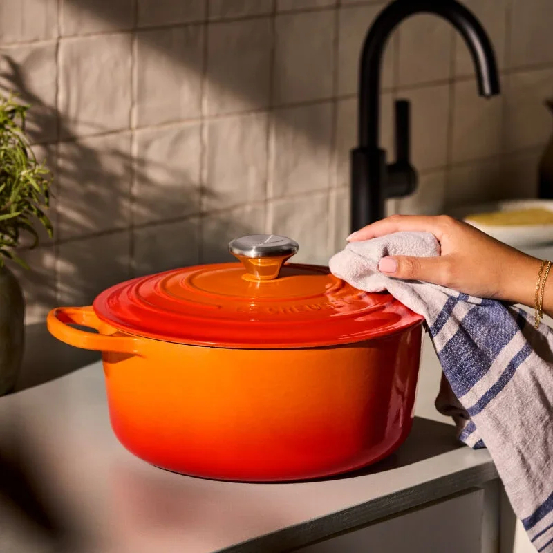 Le Creuset Signature Round Dutch Oven 5.5 Qt
